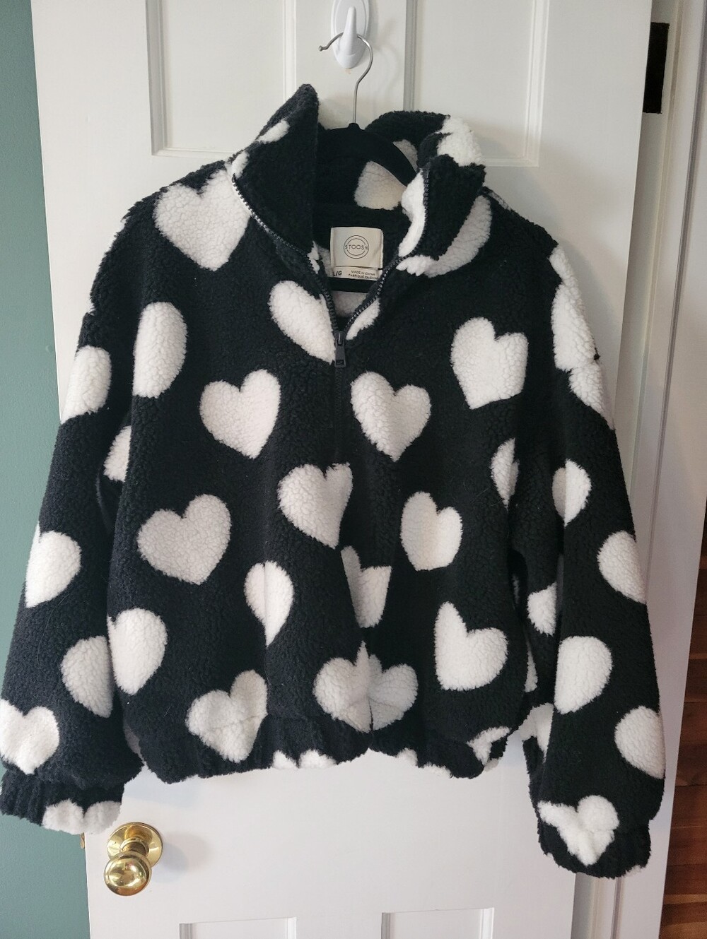 Black And White Heart Cropped Fleece Pullover